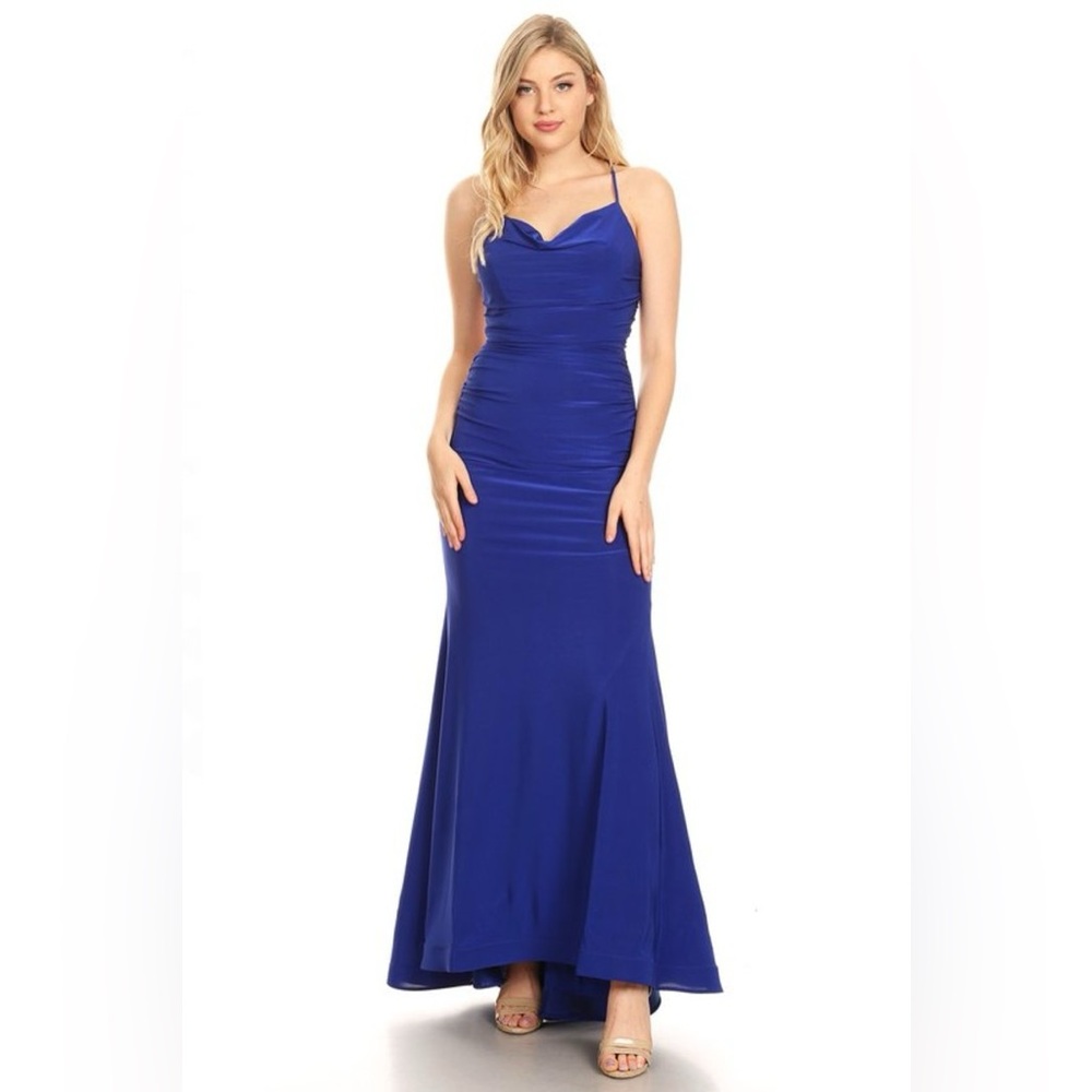 Estelle’s Elegant Blue Evening Gown